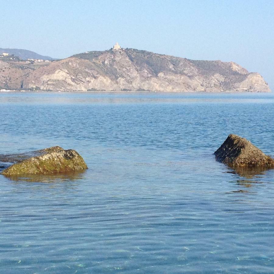 Portorosa Sfondo Bianco Βίλα Furnari Εξωτερικό φωτογραφία